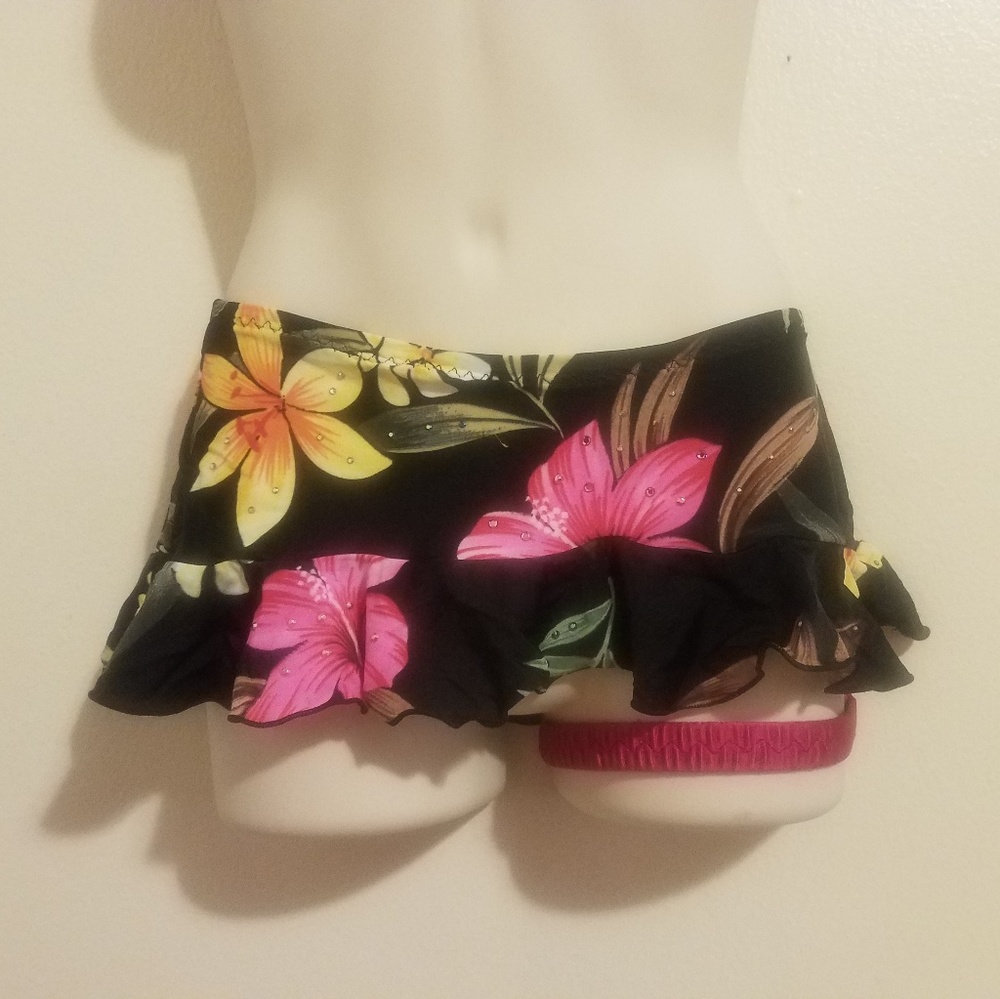 Swim skirt and leg garter